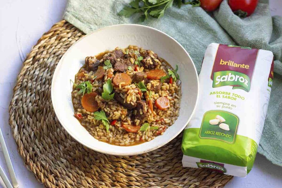 Arroz con carne guisada: receta tradicional