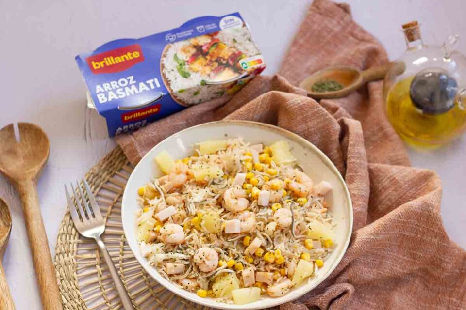Ensalada de arroz con gambas: una receta fresca y deliciosa