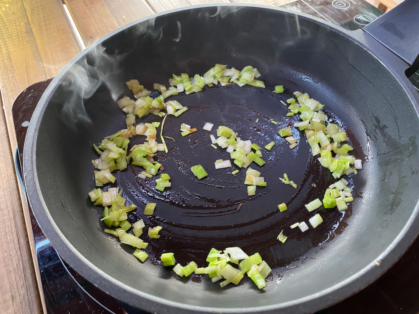 Vídeo receta Arroz tres delicias con gambas