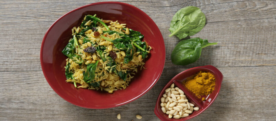 Arroz con pasas y piñones