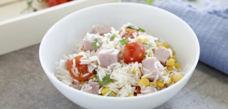 Arroz Basmati con maíz, tomates cherry y jamón cocido