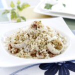 Arroz integral salteado con anillas de calamar