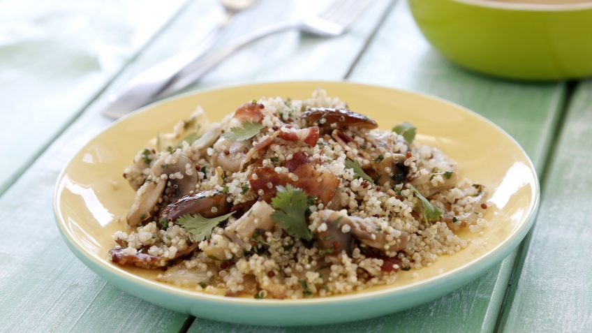 Foto de Salteado de quinoa, beicon, cebolla y dátiles