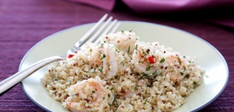 Quinoa con langostinos al ajillo