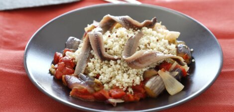 Escalibada de quinoa con anchoas