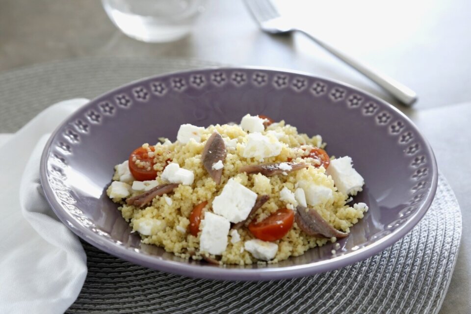 Cous cous con queso feta y anchoas
