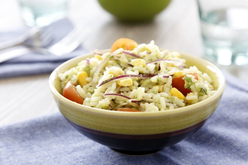 Ensalada de arroz basmati y guacamole