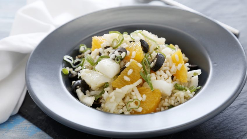Foto de Ensalada de arroz integral y bacalao