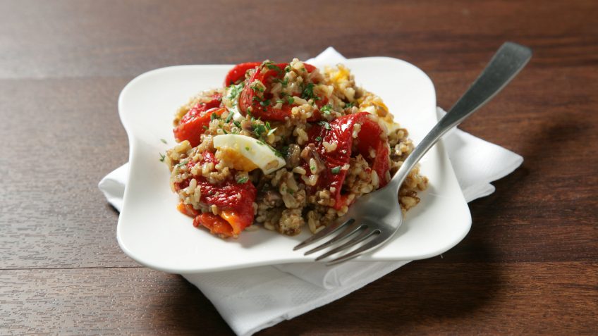 Foto de Ensalada de arroz integral con quinoa, pimientos y anchoa