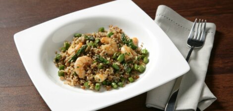 Salteado de trigueros y gambas con arroz integral con quinoa