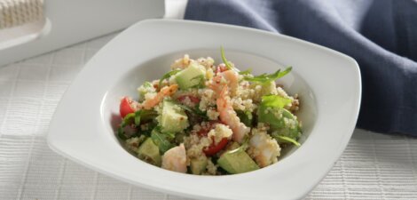 quinoa con aguacate y gambas