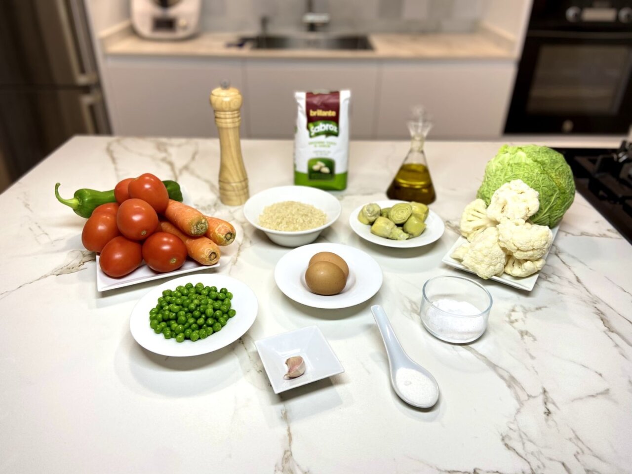 ingredientes para arroz con verduras cocidas