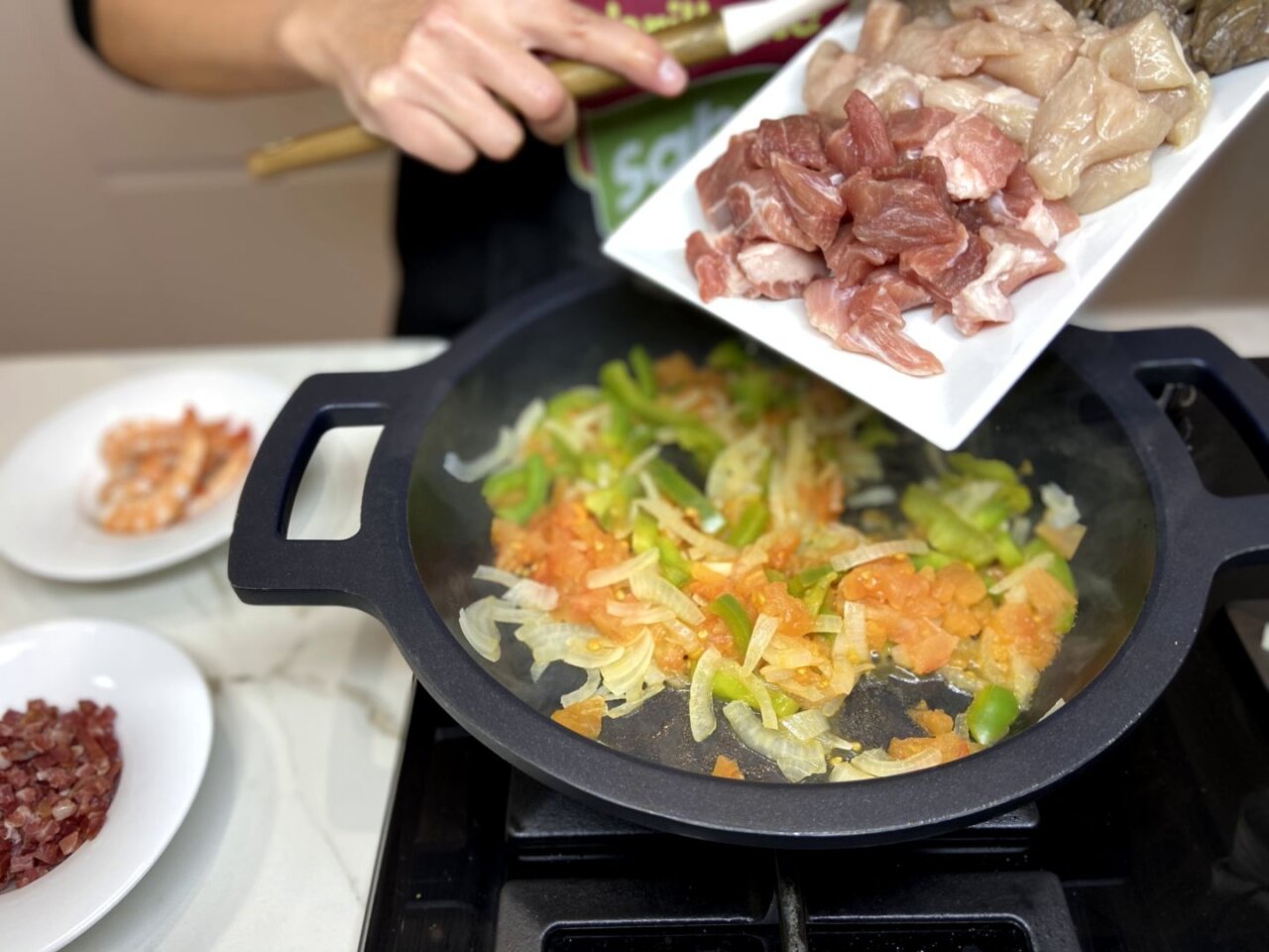 se le añade la carne y se fríe