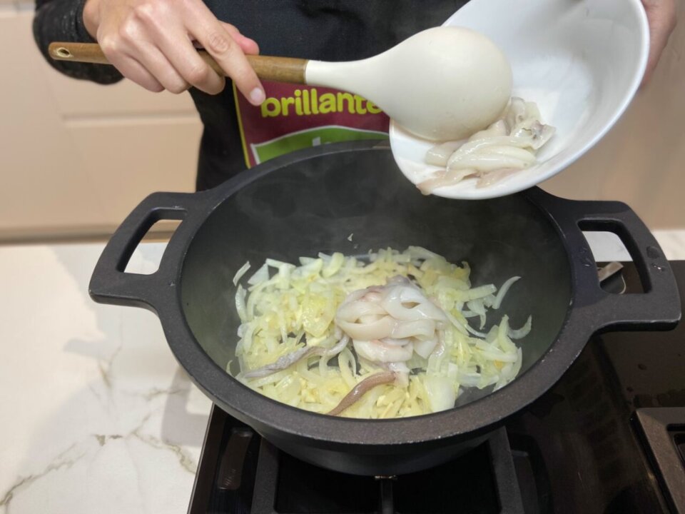 Arroz meloso de calamar y rapeI_paso2