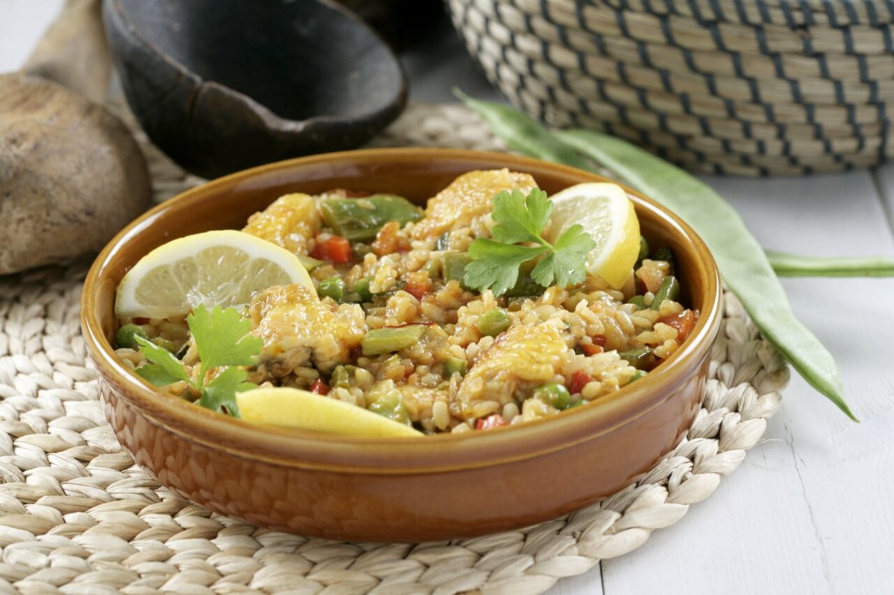 Arroz con pollo y verduras