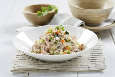 Arroz con verduras y calamares
