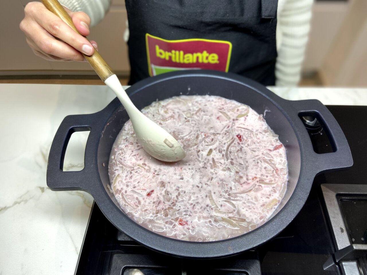 dejamos reposar el risotto de fresas