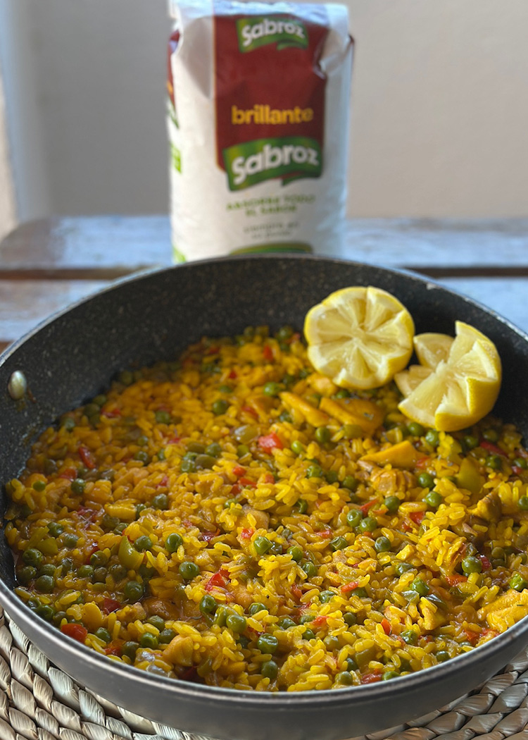 Reposo para arroz amarillo con pollo