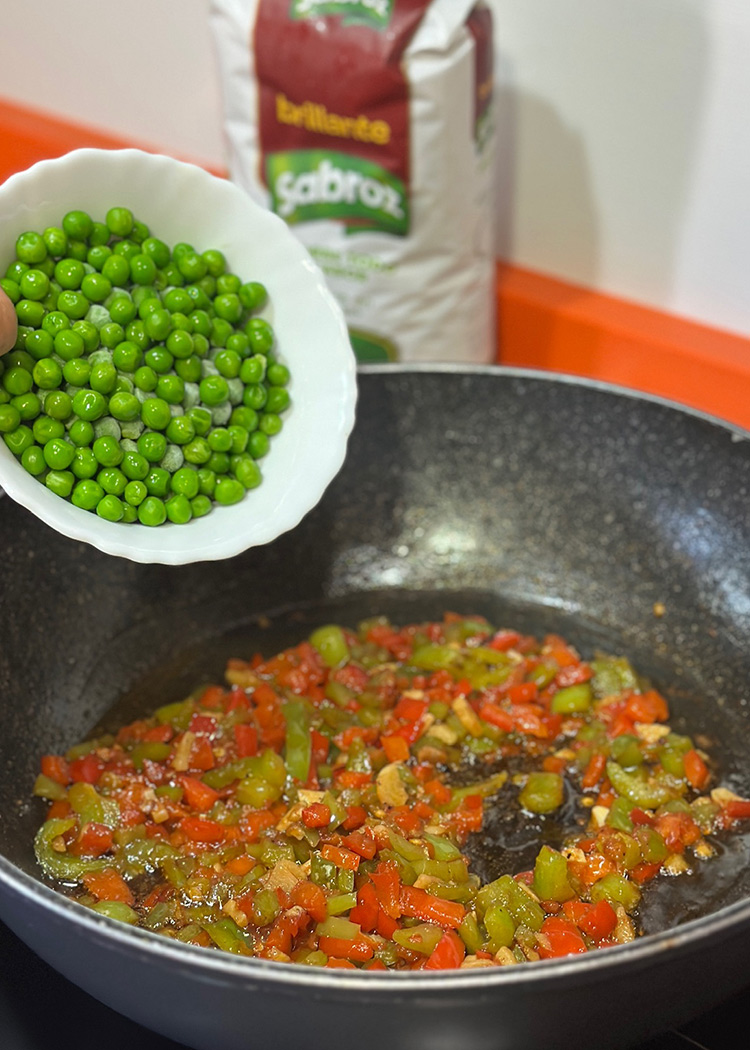 sofrito para arroz amarillo con pollo