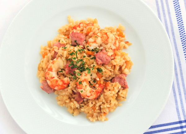 arroz con salchichas y gambas