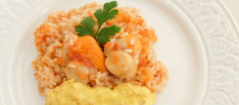 Foto de Arroz con vieiras y salsa de azafrán