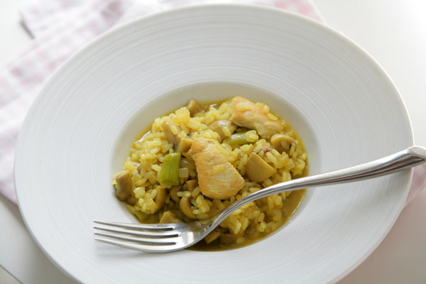 servir arroz al curry