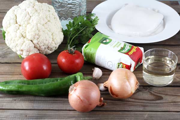 Ingredientes para un arroz caldoso con sepia y coliflor