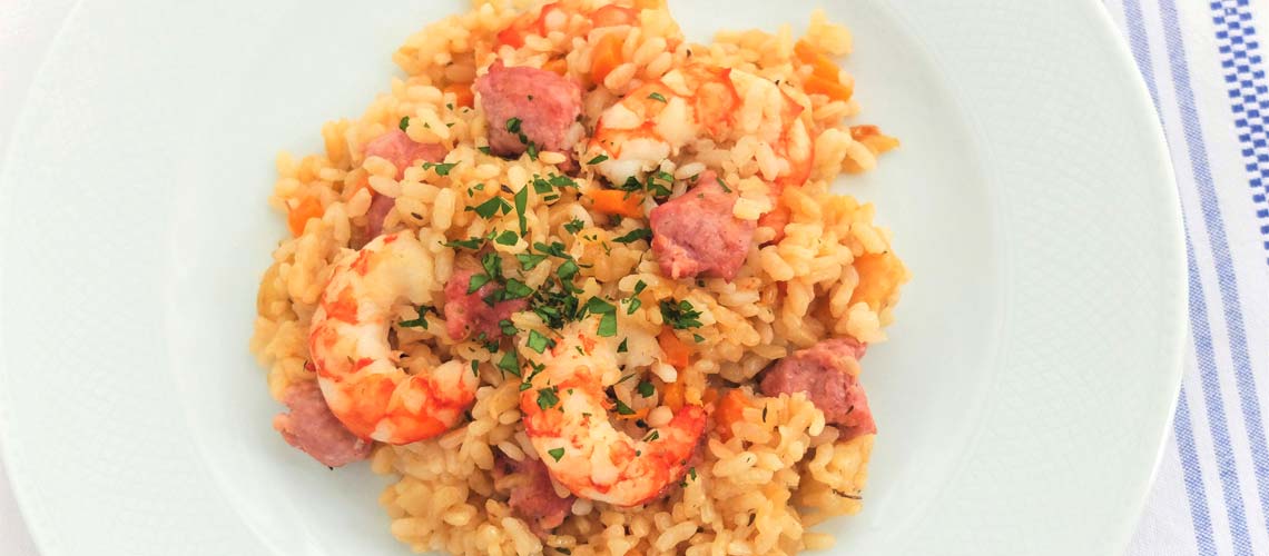 Foto de Arroz con salchichas y gambas