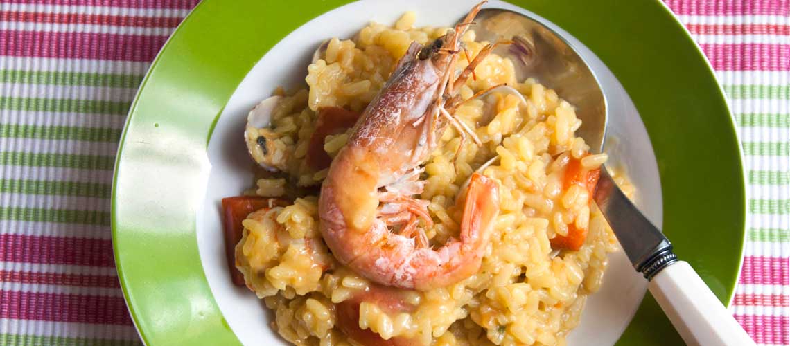 Arroz meloso con gambas, la maravillosa receta de Lola Homar