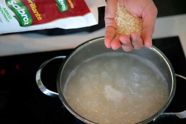 cocina-el-arroz-brillante-sabroz