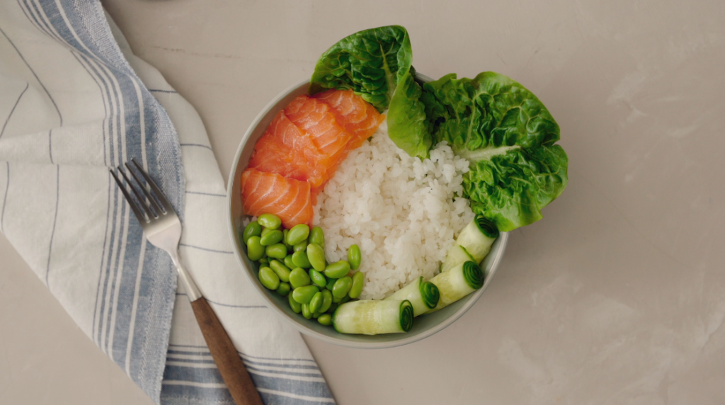 lechuga-arroz-salmon-pepino