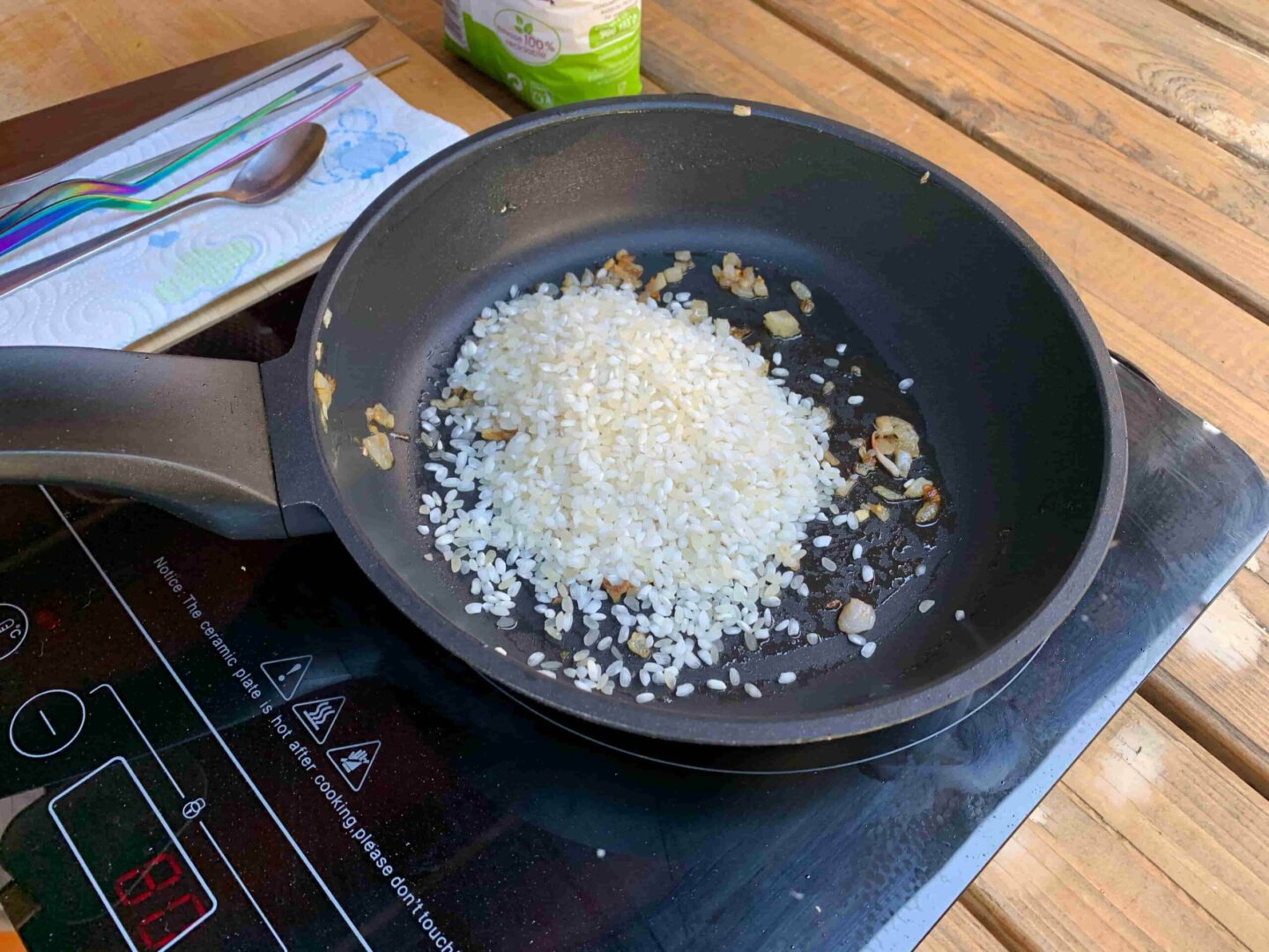 Sofreímos el arroz entre 3 y 5 minutos