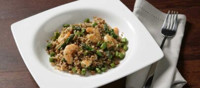 Arroz integral con quinoa, espárragos trigueros y gambas