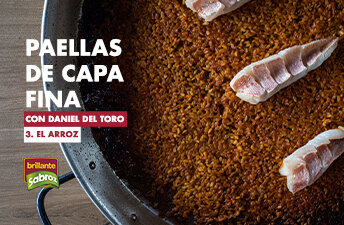 El arroz paella fina brillante