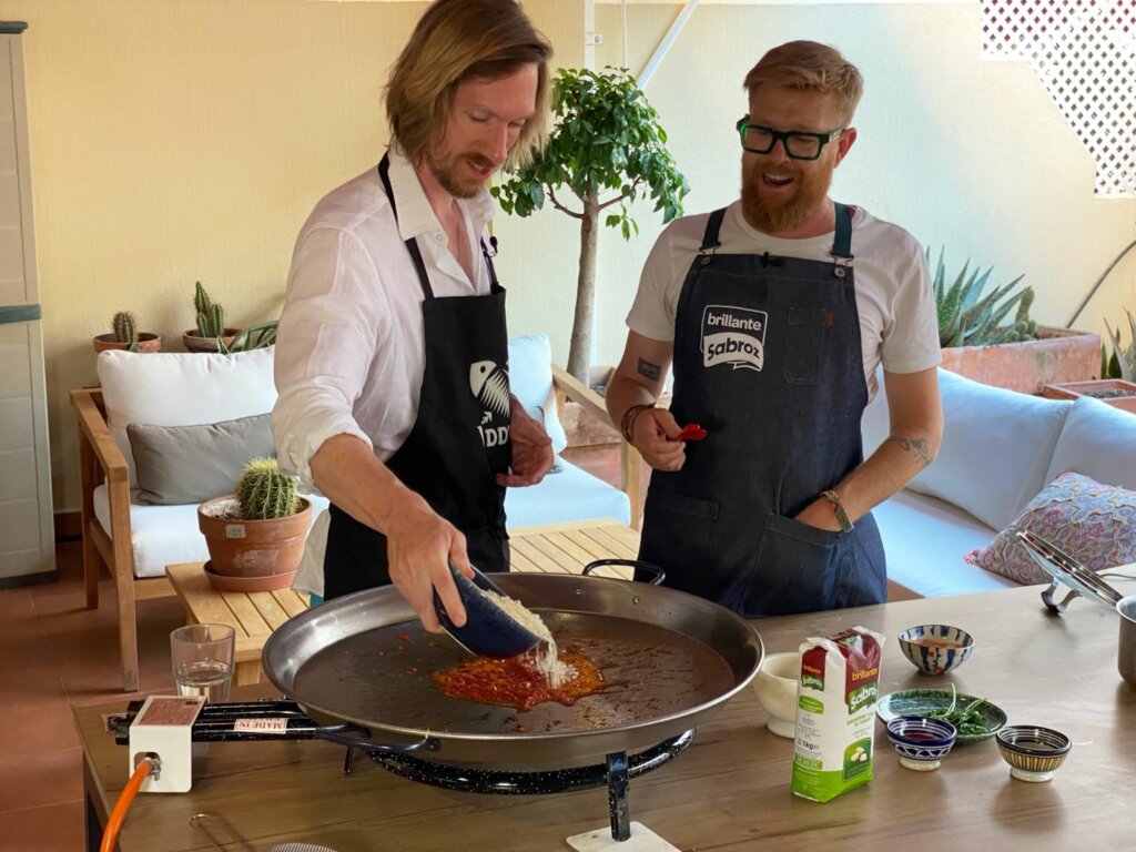 Preparamos el sofrito para la paella