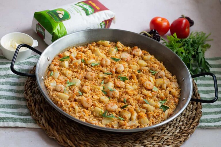 Foto de Arroz con sepia y gambas