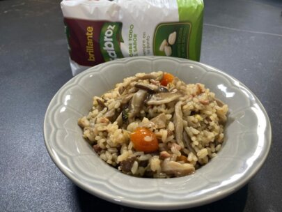 Plato de arroz meloso con setas