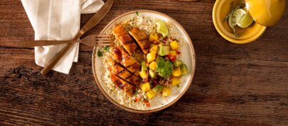 Pechuga de pollo glaseada y ensalada de frutas