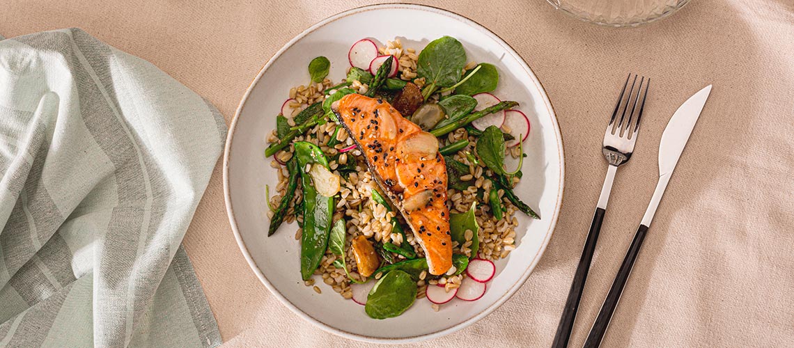 Salmón con limón y agave verduritas y avena