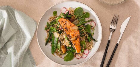 Salmón con limón y agave verduritas y avena