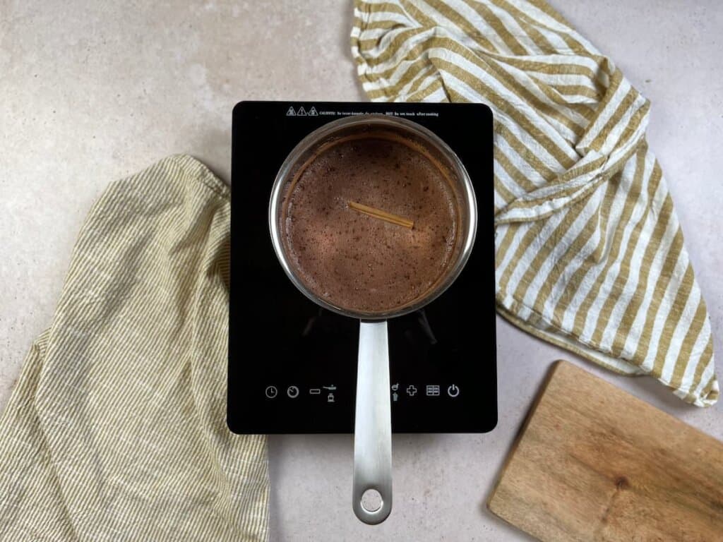 Receta arroz con leche de la abuela paso 2 añade una rama de canela