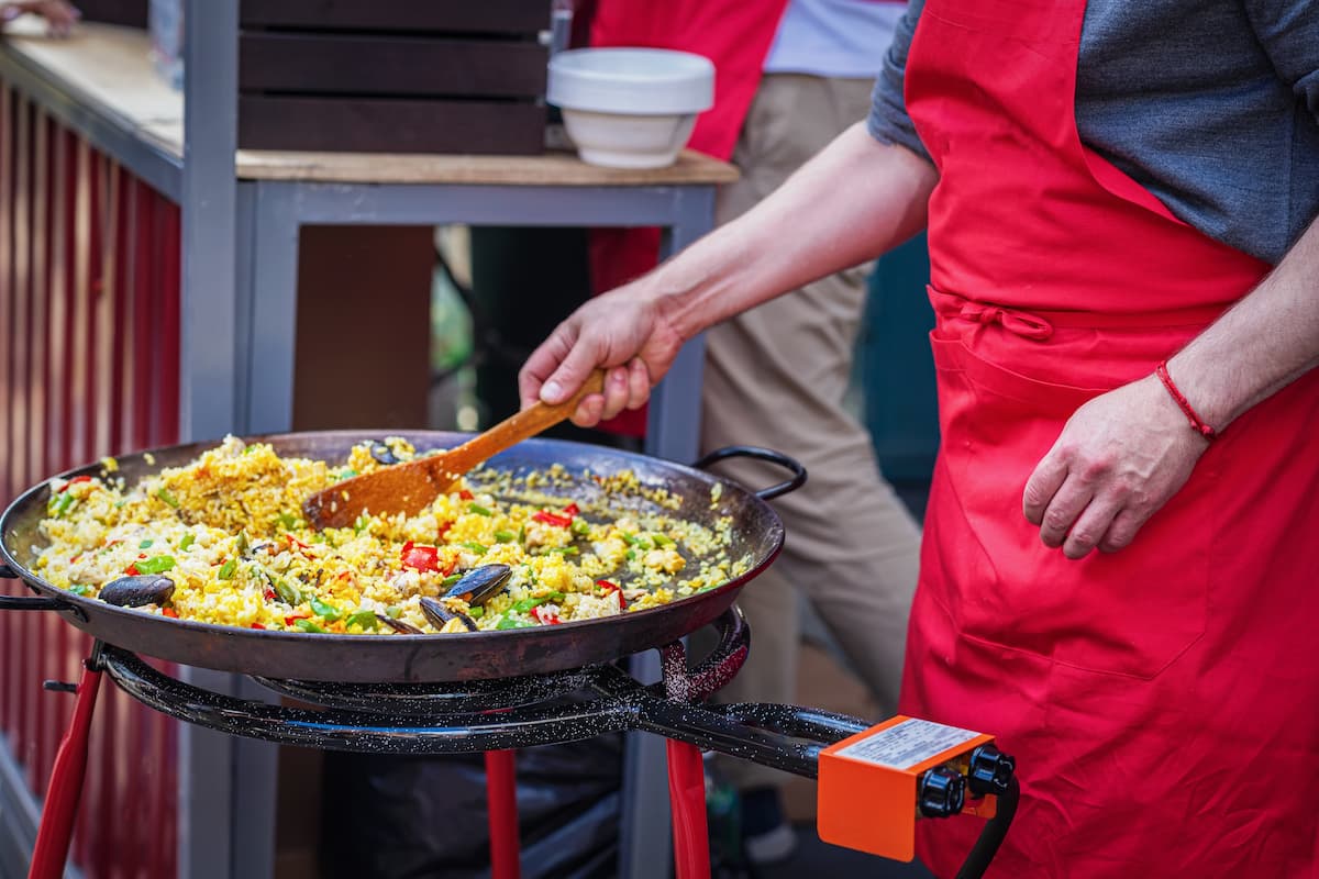 Cómo controlar el Fuego para Paella