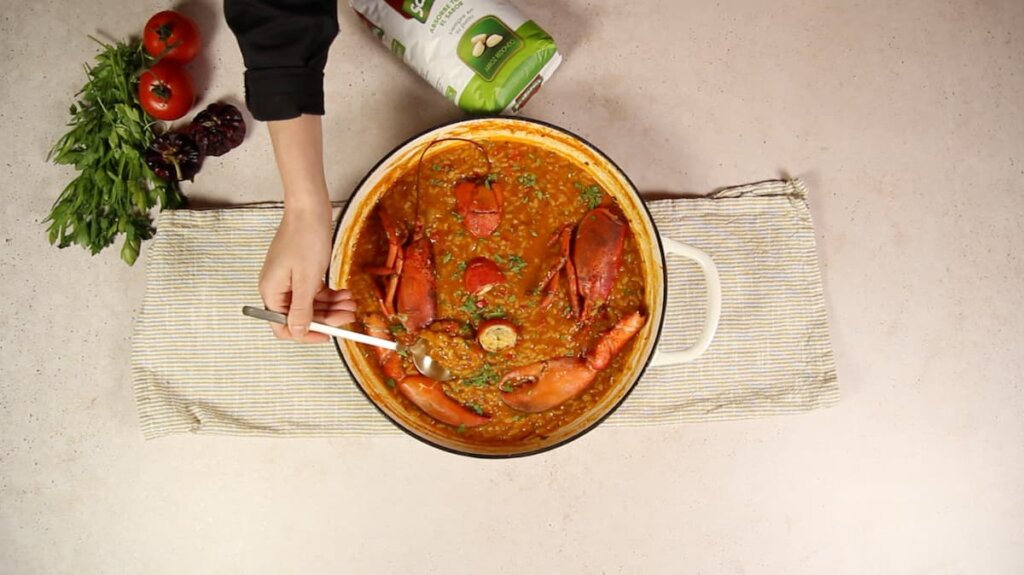 Receta arroz con bogavante de la abuela. Paso 6: Dejar reposar