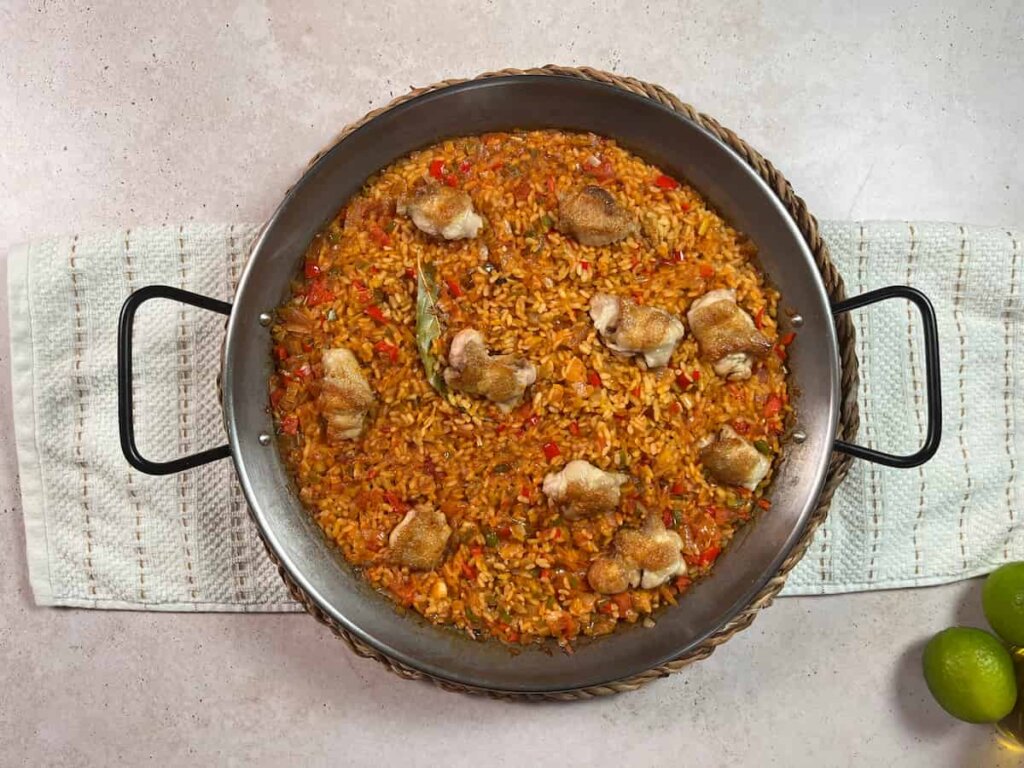 Receta arroz con alitas de pollo. Paso 7: Dejar reposar