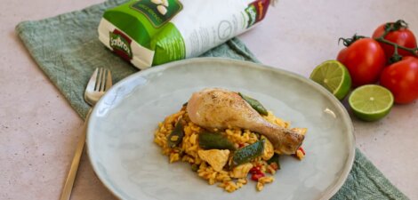 Paella de pollo y verduras