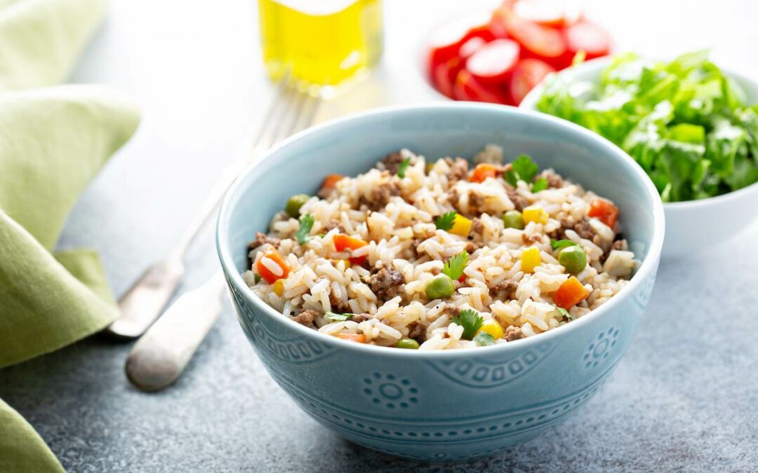 ¿Cómo aprovechar el arroz blanco del día anterior? Ideas y recetas