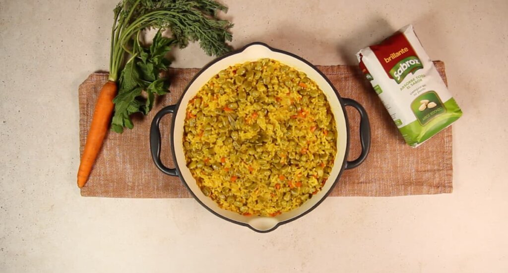 Receta de arroz con habas. Paso 8: dejar reposar