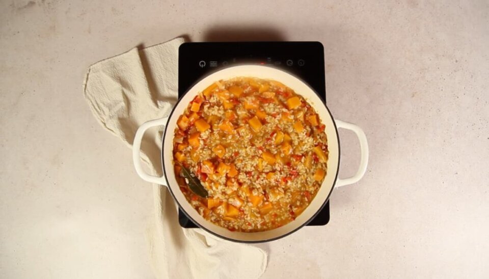 Arroz con calabaza delicioso y reconfortante