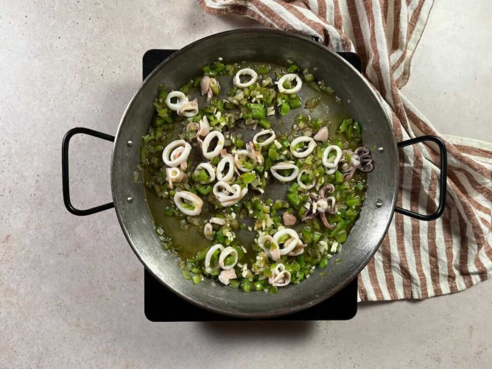 Arroz con calamares en su tinta