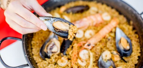 Cuánto dura la paella de marisco en la nevera: consejos y recomendaciones